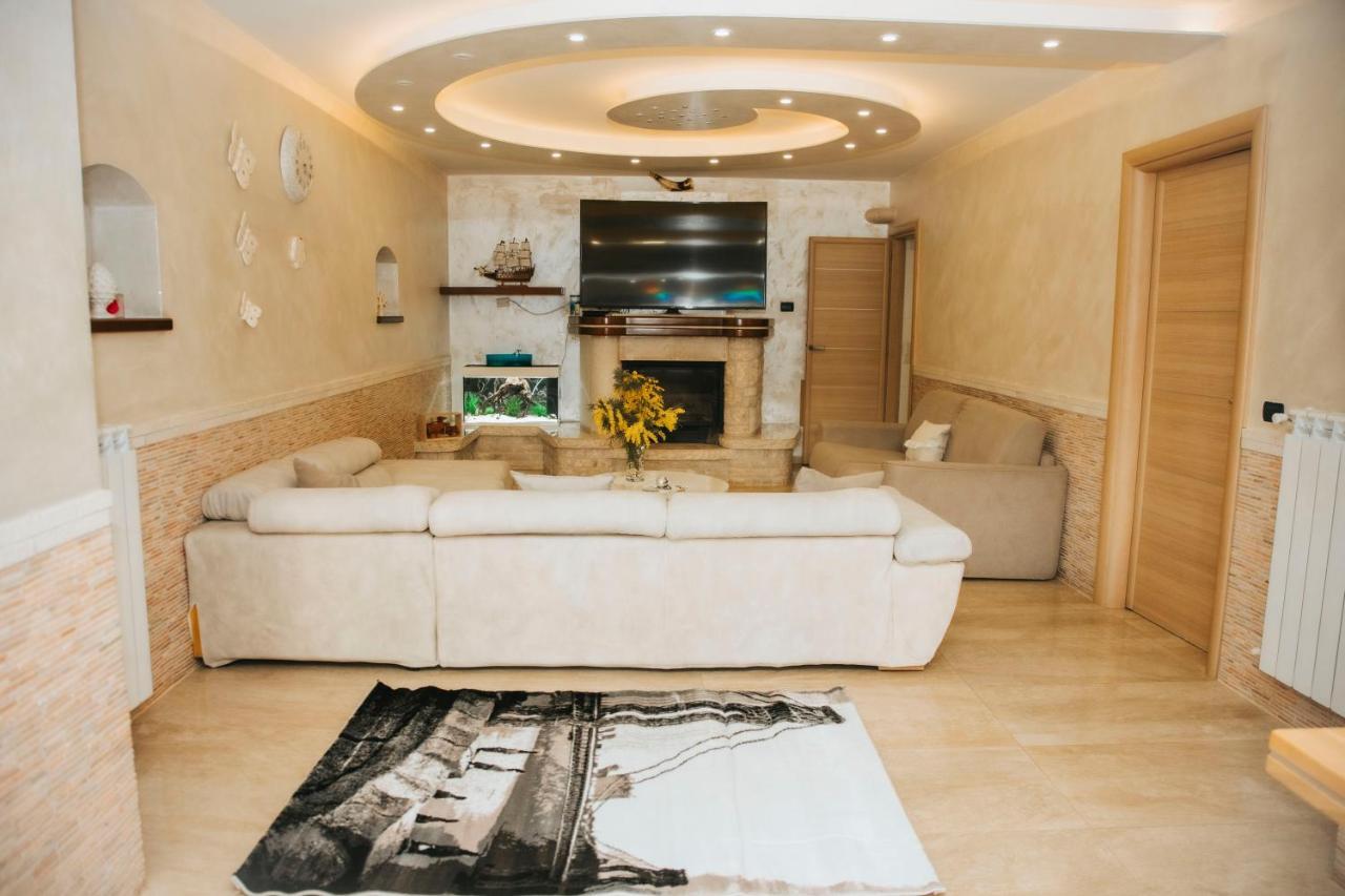 Villa Sweery Santa Maria a Vico Екстер'єр фото